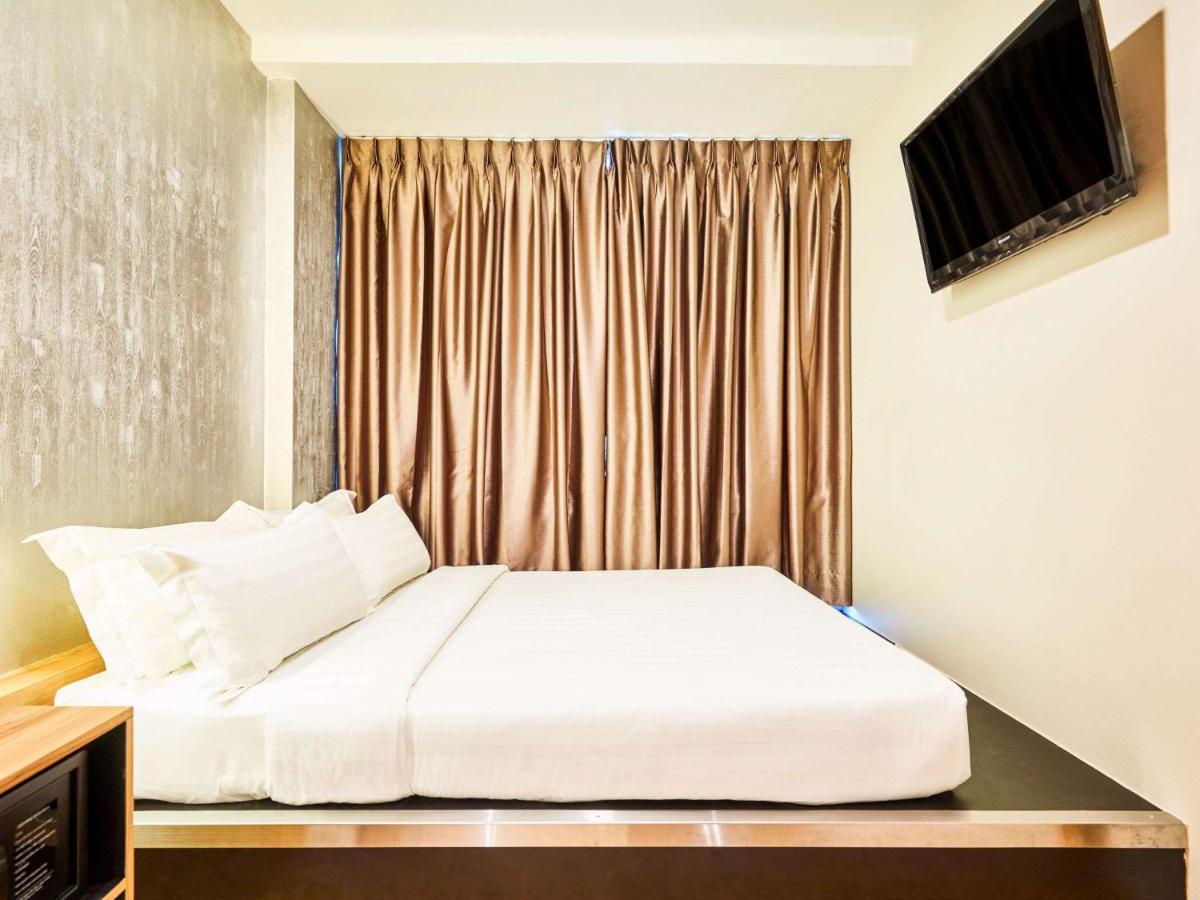 Ibis Budget Singapore West Coast Exterior photo
