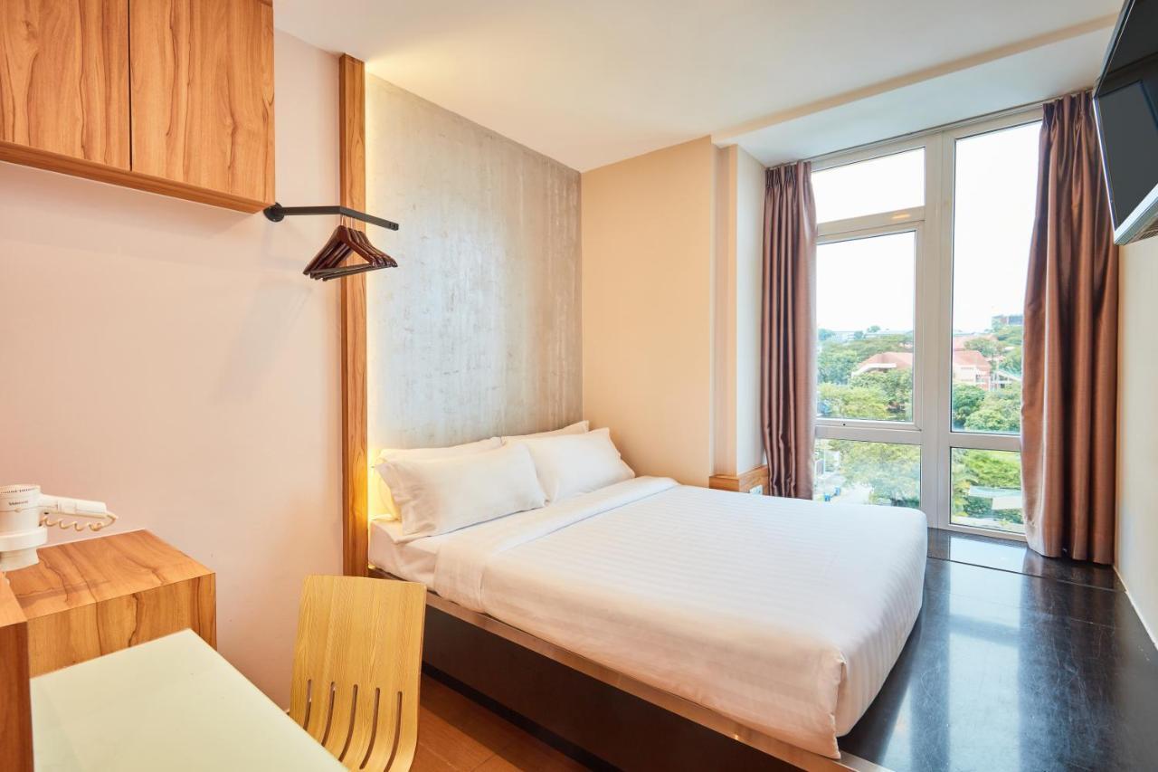 Ibis Budget Singapore West Coast Exterior photo